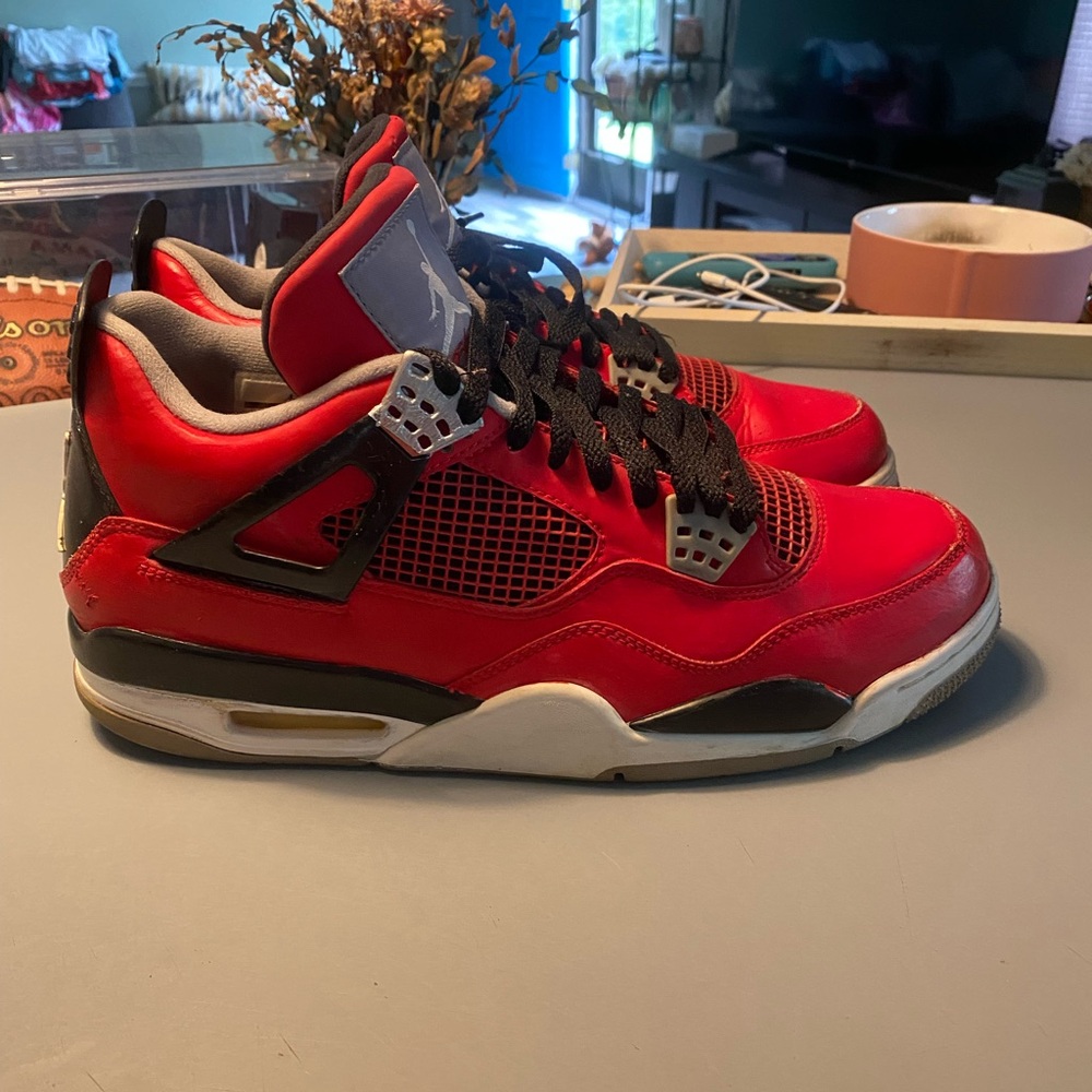 listing-status-banner